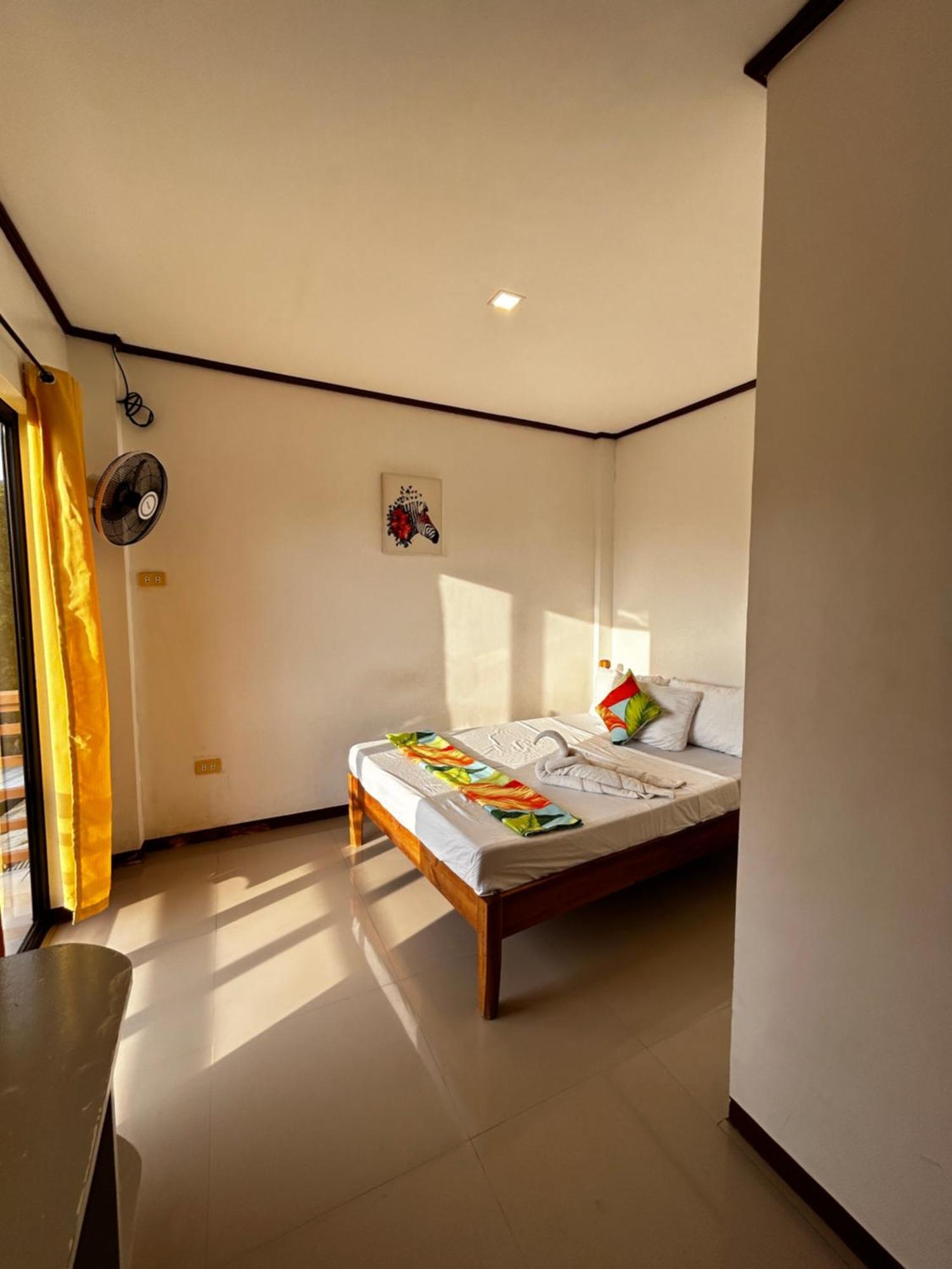 Brenmariel Tourist Inn El Nido Buitenkant foto