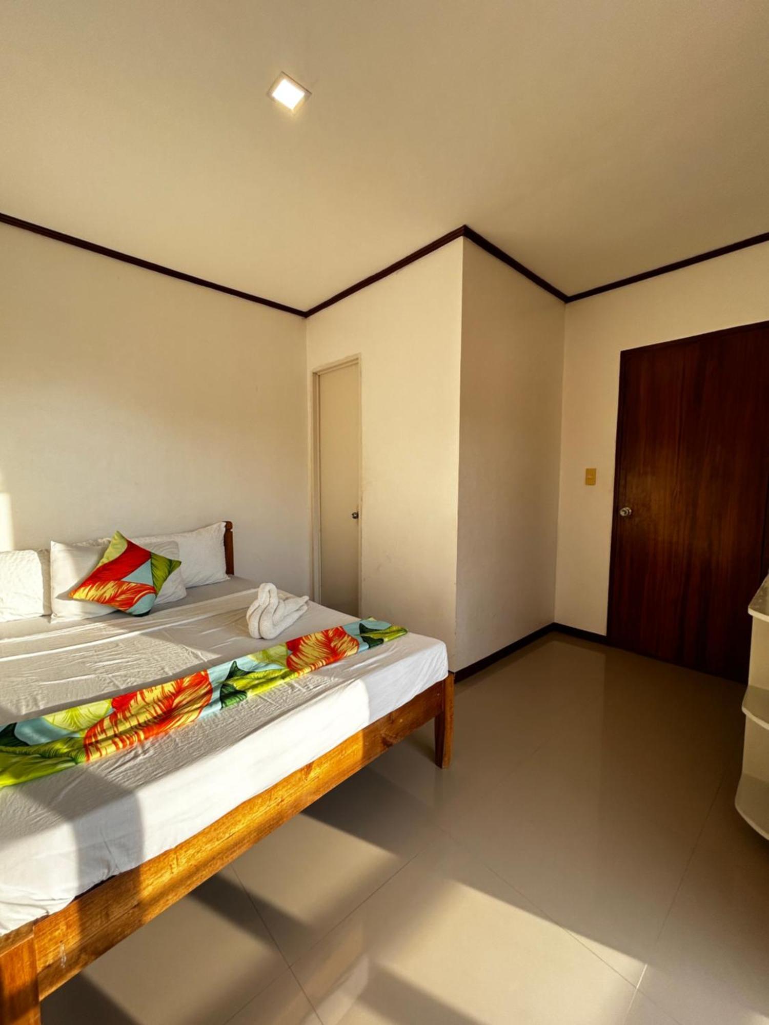 Brenmariel Tourist Inn El Nido Buitenkant foto